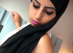 Arabian honey cam hijab model