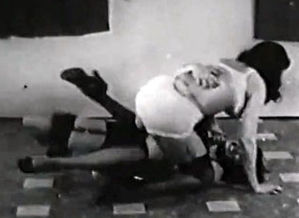 Lezzies get Gusto on the Floor (1950s